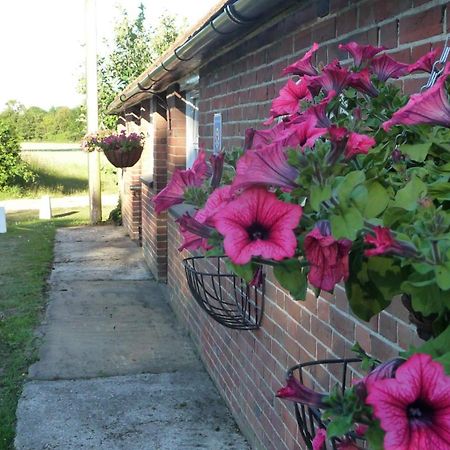 Lockgate Dairy Bed & Breakfast ชิชิสเตอร์ ภายนอก รูปภาพ