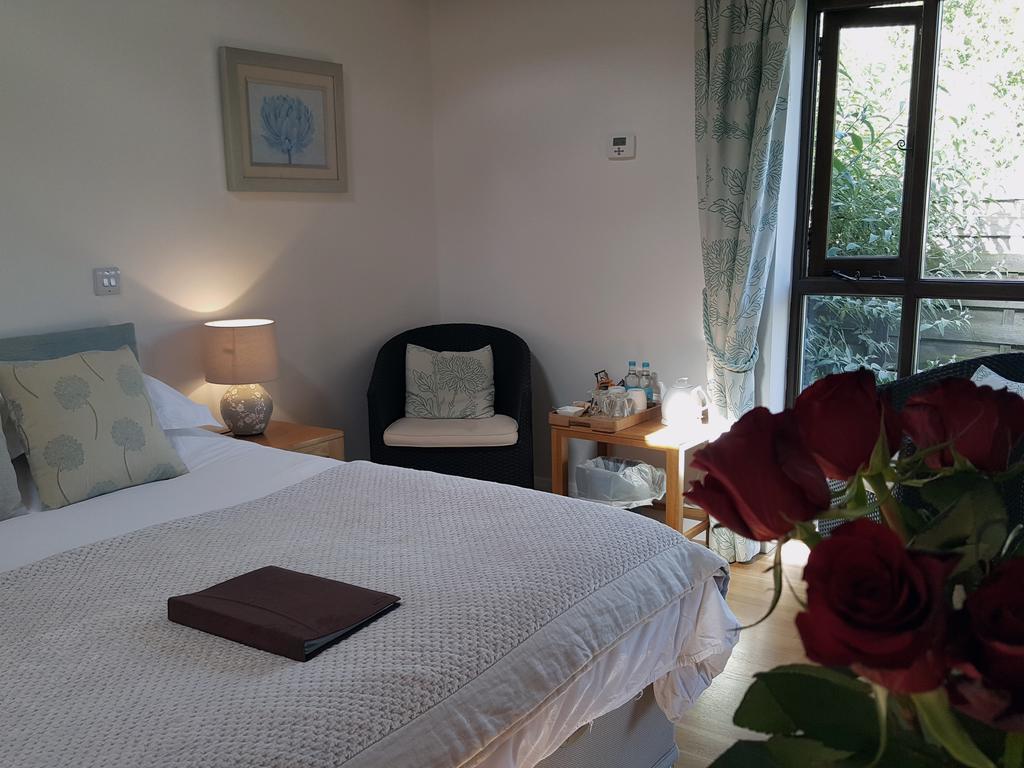 Lockgate Dairy Bed & Breakfast ชิชิสเตอร์ ภายนอก รูปภาพ