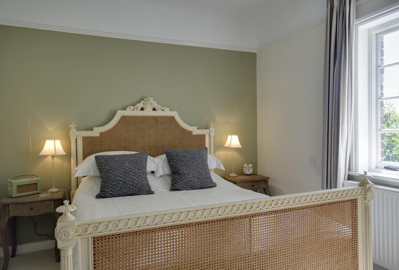 Lockgate Dairy Bed & Breakfast ชิชิสเตอร์ ภายนอก รูปภาพ